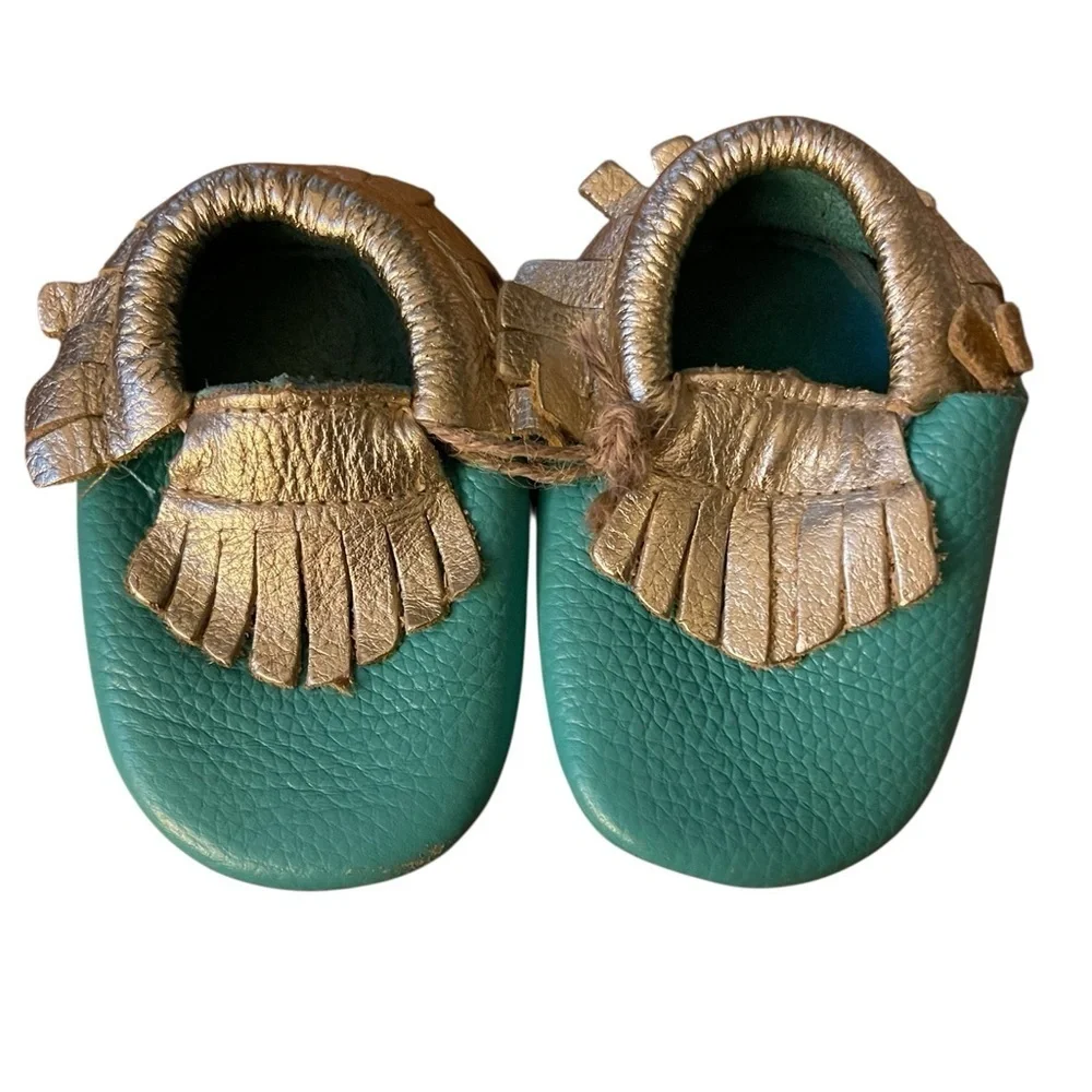 🦶🏼Leather Gold and Teal Moccasins for Babies learning to walk. Size 3-3.5